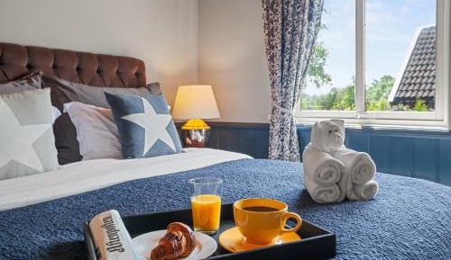 Standard Double Room with Shared Bathroom