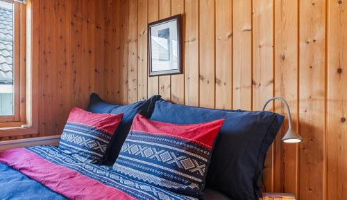 Queen Room with Shared Bathroom