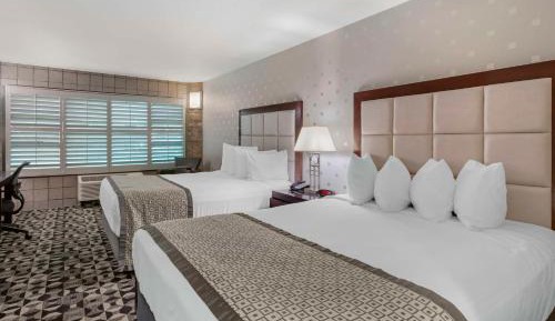 Queen Room with Two Queen Beds - Non Smoking