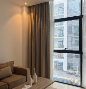 One-Bedroom Apartment with Pool View