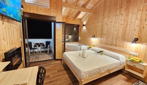 Deluxe Suite with Spa Bath