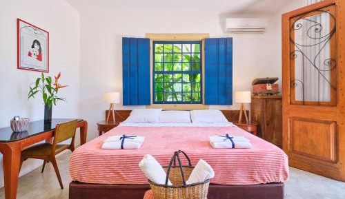 Deluxe Suite with Spa Bath