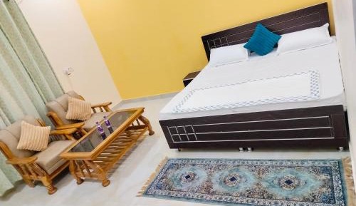 Deluxe Room (2 Adults + 1 Child)