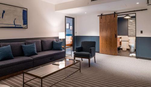 King Suite with Sofa - Non Smoking