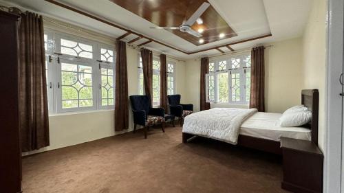 King Room with Mountain View