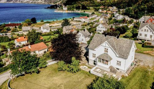 Four-Bedroom Holiday Home