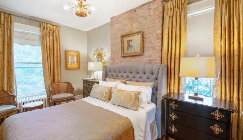 Queen Room with Garden View