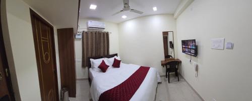 Deluxe Queen Room