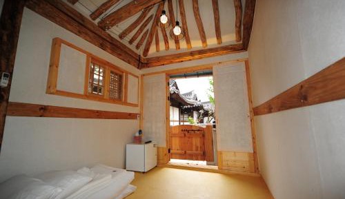 Korean-Style Deluxe Room