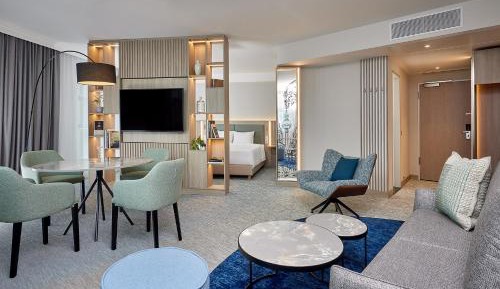 Studio King with Sofa Bed