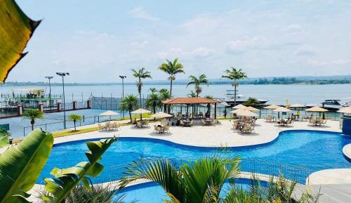 Two-Bedroom Apartment with Lake View