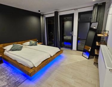 Deluxe Room (2 Adults + 1 Child)