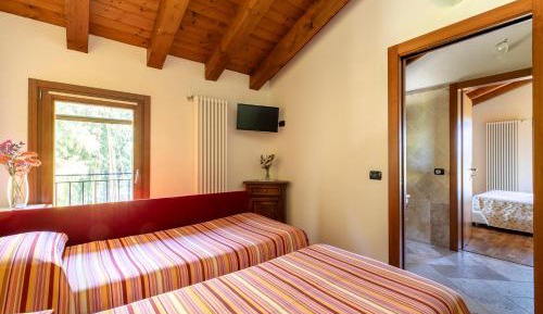 Family Room with Garden View