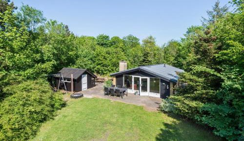 Three-Bedroom Holiday Home 