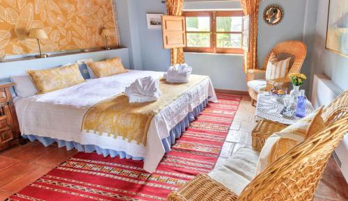 Double or Twin Room with Bathroom