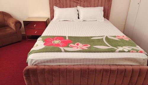 Three-Bedroom Deluxe Apartment