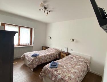 Double or Twin Room with Bathroom