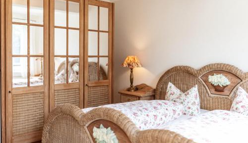 Apartment with Garden View