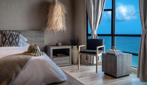 Deluxe King Suite