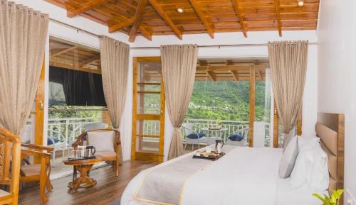 Family Room with Lake View