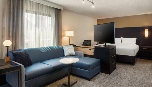 King Studio with Sofa Bed