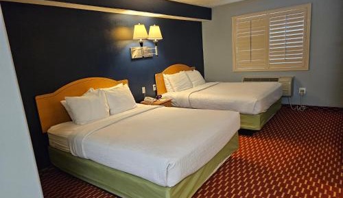 Queen Suite with Two Queen Beds - Non-Smoking