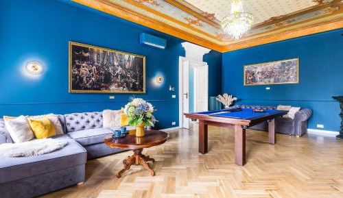 Apartment with City View