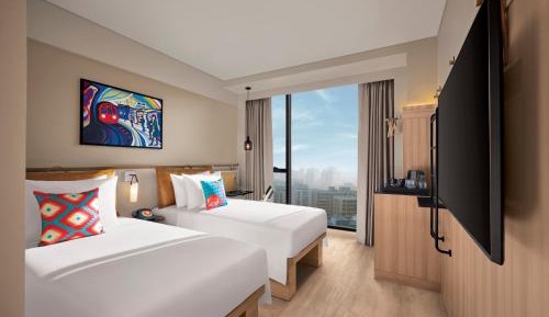 Moxy High Twin Room