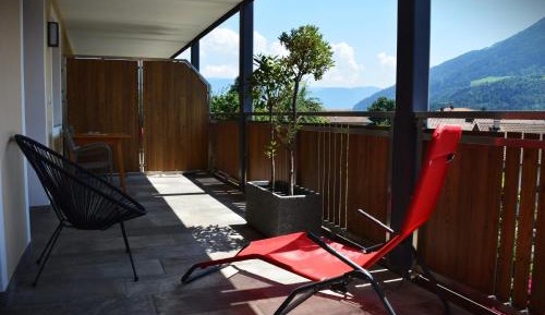 One-Bedroom Apartment with Balcony