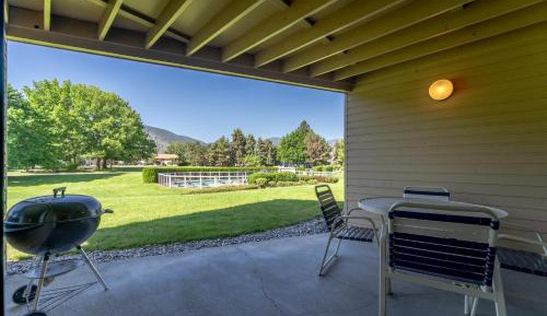 Two-Bedroom Apartment with Terrace