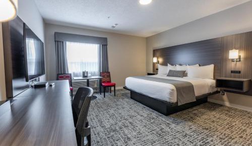 King Suite with Spa Bath with Interior Access
