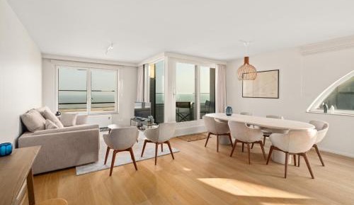 Four-Bedroom Penthouse Apartment