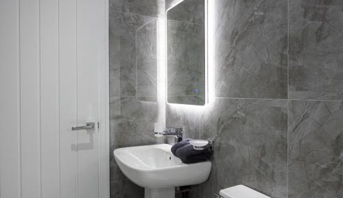 Deluxe Double Room with Shower