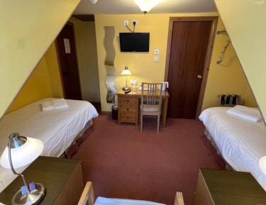 Twin Room with Private Bathroom