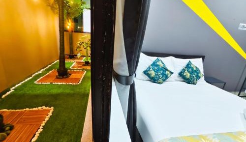 Queen Room with Garden View