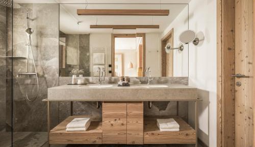 Grand Deluxe Double Room with Balcony