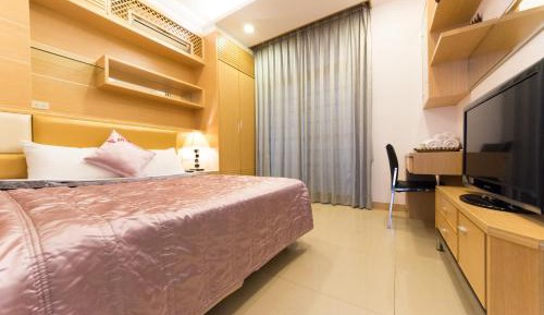 Standard Double Room with Shared Bathroom