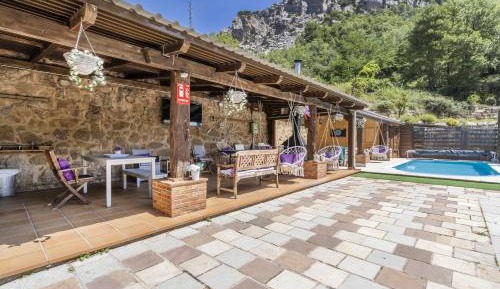 Villa with Garden View