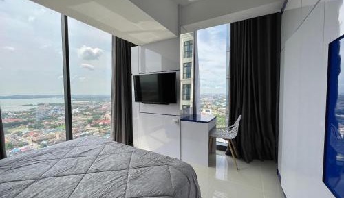 Two-Bedroom Apartment with Sea View
