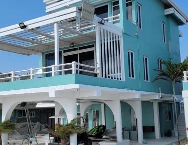 Four-Bedroom Holiday Home