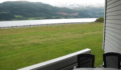 Apartment with Lake View