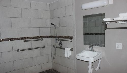 Queen Room with Two Queen Beds - Disability Access - Roll In Shower