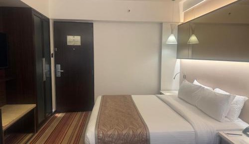 Superior Room King Bed with 15% discount on laundry and Food only