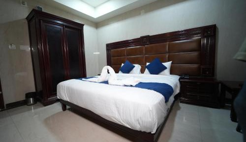 Deluxe Family Room