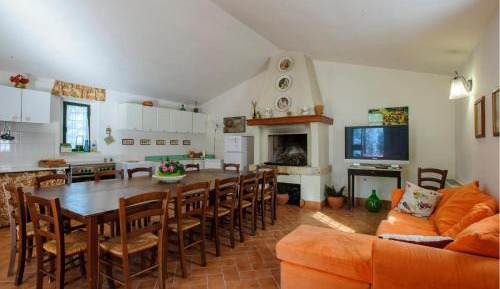 Ten-Bedroom Holiday Home