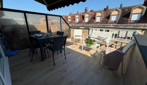 Apartment with City View