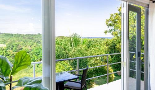 Suite with Pool View