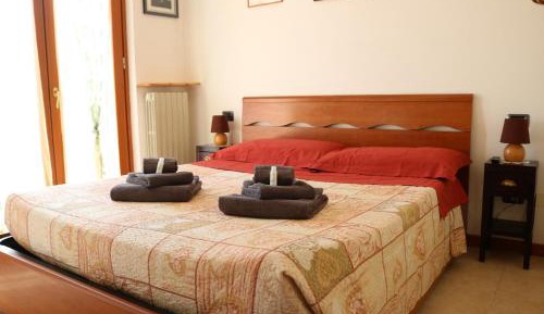 One-Bedroom Apartment with Balcony