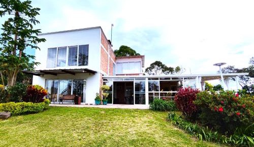 Three-Bedroom Holiday Home 
