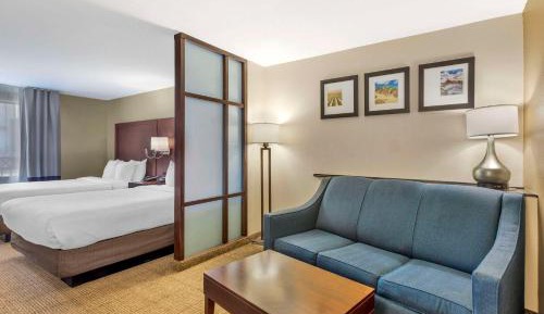 Queen Suite with Two Queen Beds